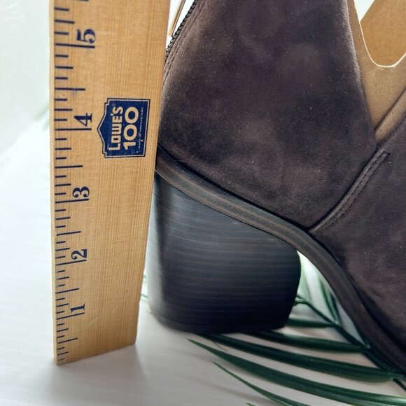 Vince Camuto Gigietta Brown Suede Back Zip Chelsea Booties Size 8.5M NWOB - Picture 10 of 10